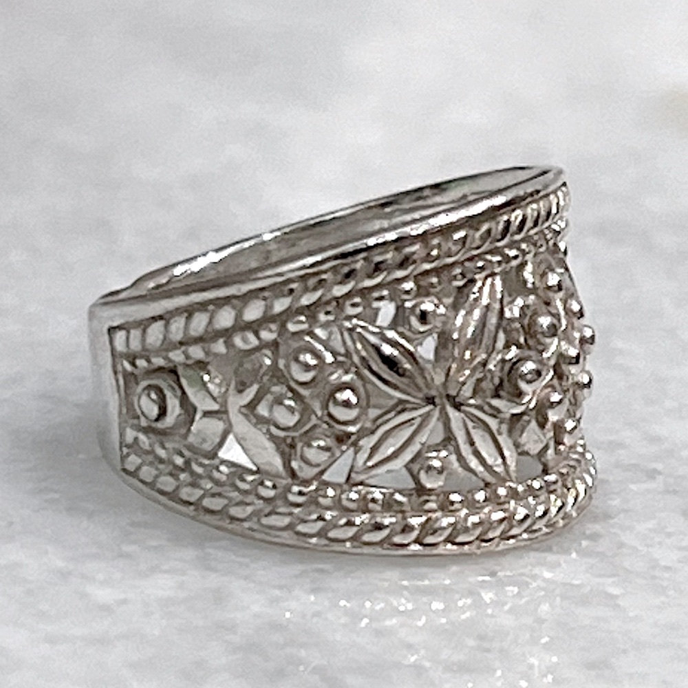 Sterling Silver Openwork Floral Band Ring - Picture 4 of 8